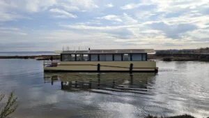 House-Boat-Shooting-Harbor-Gujan-1920x1080